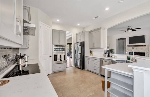 Heath Maison | Lake Access Mansion w/ Lake View + Theatre + Fire Pit