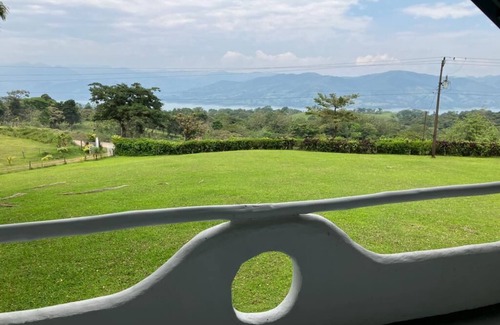 Arenal Autre | Lake Arenal and Volcano Views