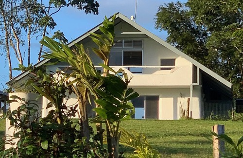 Arenal Autre | Lake Arenal and Volcano Views