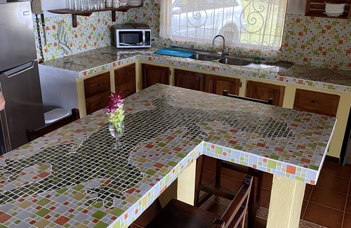 Angeles Maison | Lake Arenal Artistic Vacation Home