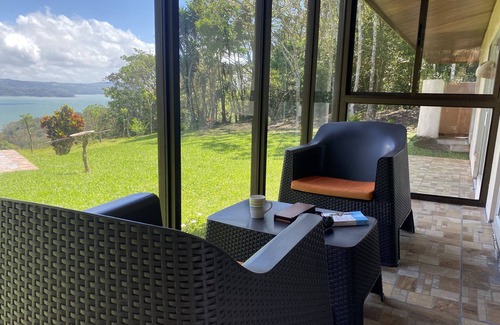 Angeles Maison | Lake Arenal Artistic Vacation Home