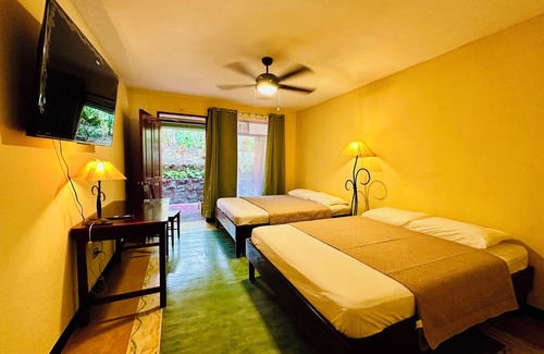 Angeles Hôtel | Lake Arenal Brewery & Resort