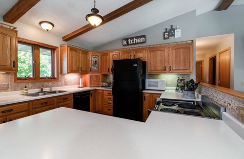 Rome Maison | Lake Arrowhead lakefront (4 bedroom and Game Room)