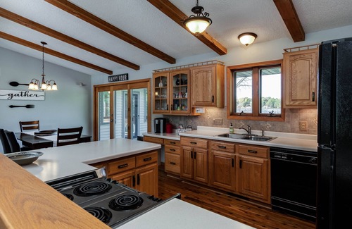 Rome Maison | Lake Arrowhead lakefront (4 bedroom and Game Room)