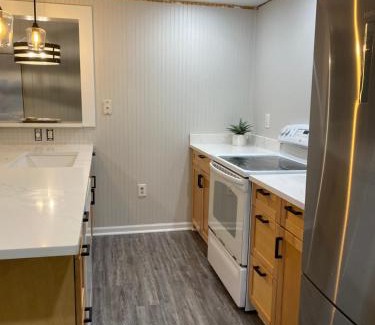 Amesbury Appartement | Lake Attitash Waterfront w/private dock