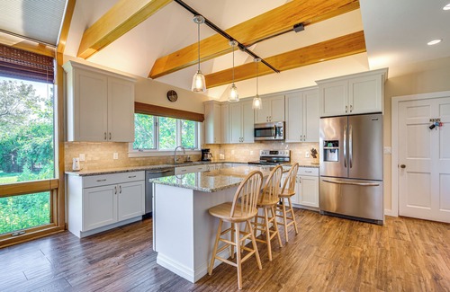 South Down Shores Maison | Lake & Beach Access: Family Townhome in Laconia
