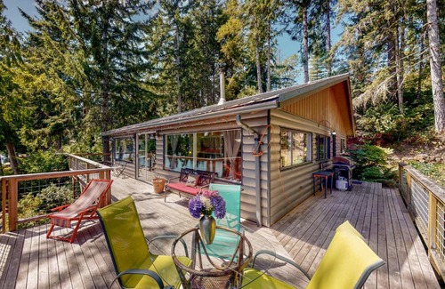 Grapeview Maison | Lake Benson Rendezvous