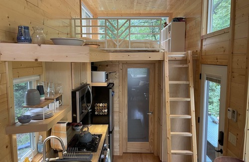 Addison Cabine | Lake Champlain Tiny House on Wooded Property with Private Beach/Lake Access