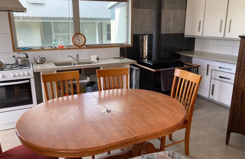 Ashburton Lakes Maison | Lake Clearwater Lodge - Stunning Alps Surrounds