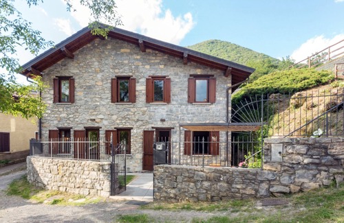 Castiglione d'Intelvi Maison | Lac de Côme - Villa avec bain à remous entre luxe et nature.