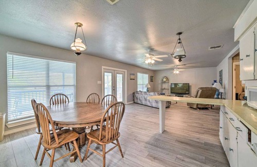 Dinero Maison | Lake Corpus Christi Vacation home