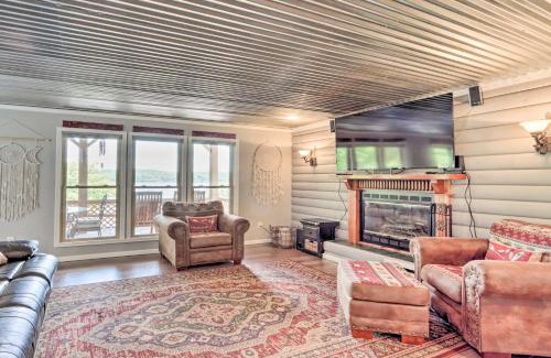 Climax Springs Maison | Lake Days and BBQ Fun Climax Springs Retreat!