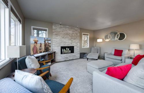Corinthian Hills Maison | Lake Dillon Retreat Townhome Panoramic Lake Mountain Views