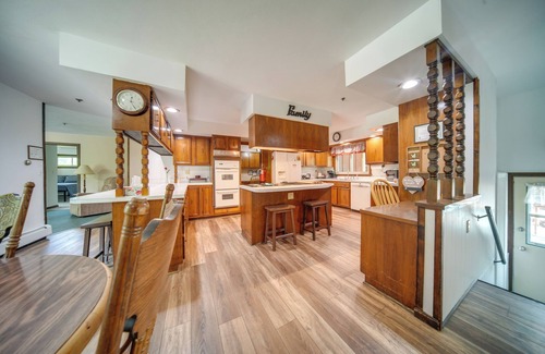 Conneaut Maison | Lake Erie Getaway with Private Pool & Yard!