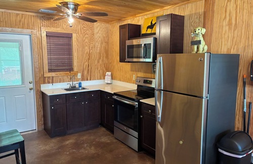 Frisco Maison | Lake Escape - 16 Person Bunkhouse.