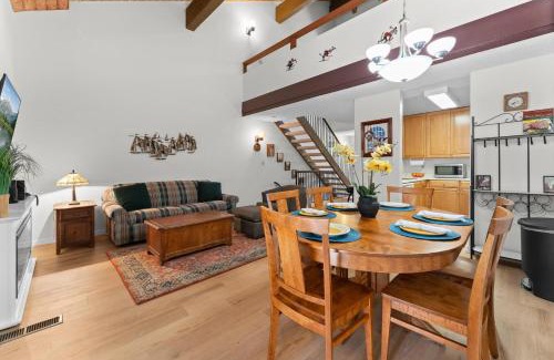 Carnelian Woods Maison | Lake Escape