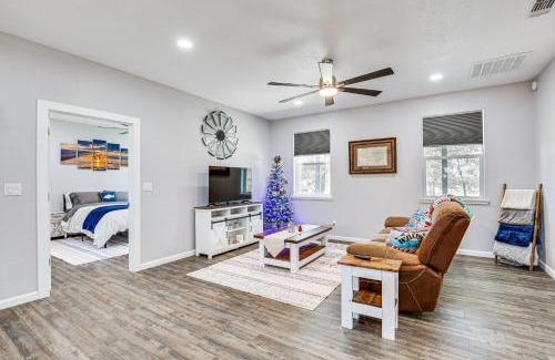 Quitman Maison | Lake Fork Cabin with Boat Launch and Fishing Pier
