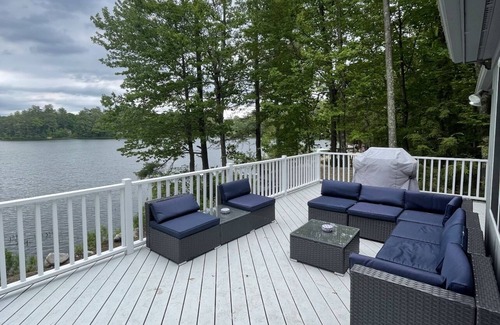 Mirror Lake Maison | Propriété privée de 4 chambres au bord du lac sur le lac Winni!