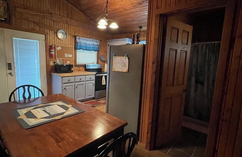 Stover Cabine | Lake Front Cabin in Quiet Cove