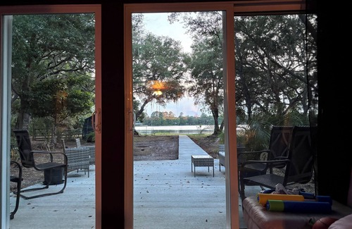 Silver Springs Cabine | Rustic Lake Front Cabin in the forest