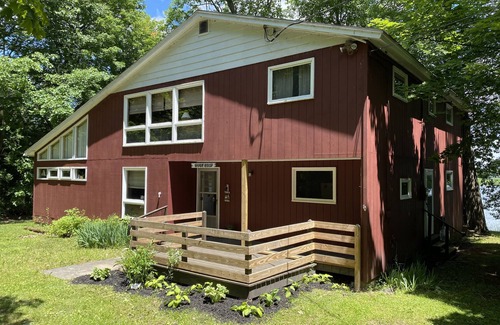 Sackets Harbor Cottage | Lake Front historique Sackets Harbor
