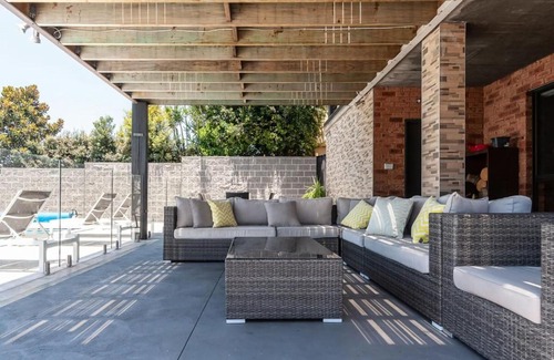 Arcadia Vale Maison | Lake Front Home 4 Bedrooms Pool Jetty