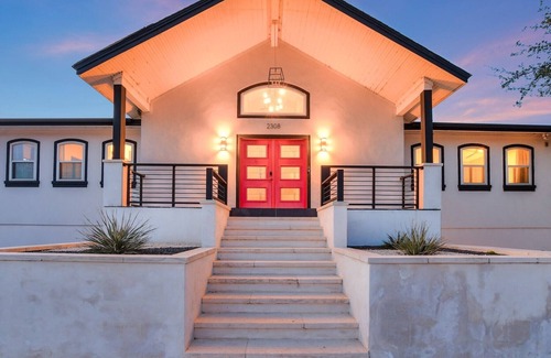 Highland Lake Estates Maison | Lake Front Home with Pool, Dock, Views, Sports Court, & Beautiful Sunsets!