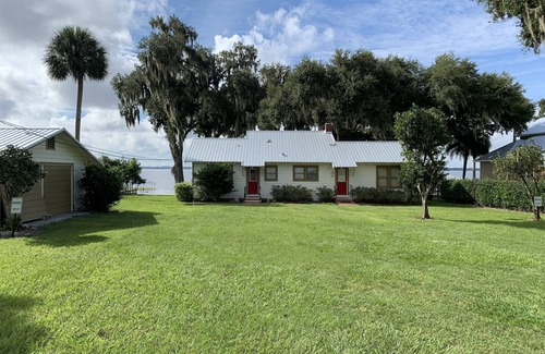 Candler Maison | Front de lac sur la rive nord du lac Weir, en Floride (ce n'est PAS un duplex / 2 entrées)