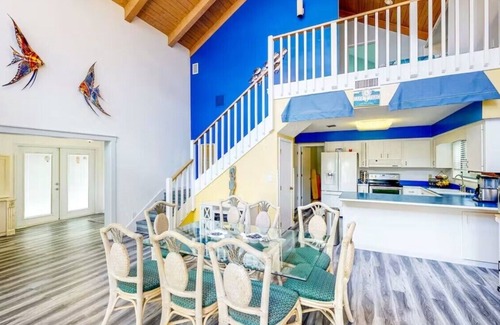 Putnam Hall Maison | LAKE FRONT PROPERTY WITH BEACH, DOCK AND GAME ROOM, 30 MIN TO GAINSVILLE