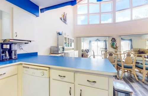 Putnam Hall Maison | LAKE FRONT PROPERTY WITH BEACH, DOCK AND GAME ROOM, 30 MIN TO GAINSVILLE