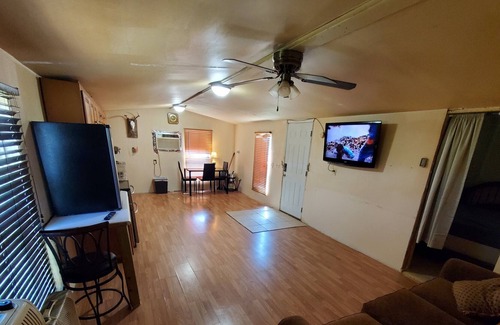 Oneida Maison | Lake front rustic fishing camp