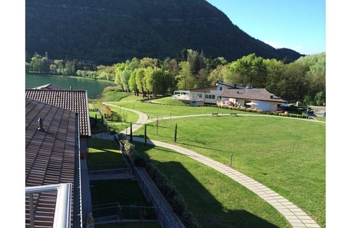 Spinone Al Lago Appartement | Studio au bord du lac dans résidence avec piscine saisonnière et solarium