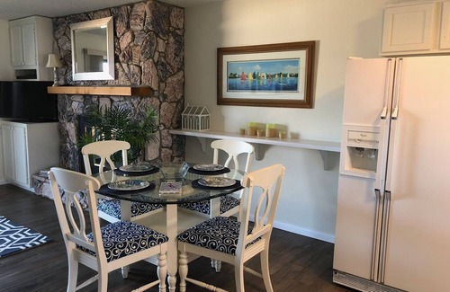 Osage Beach Copropriété | Condo de plain-pied au bord du lac, grande terrasse avec ombre du soir et vue imprenable sur l'eau.