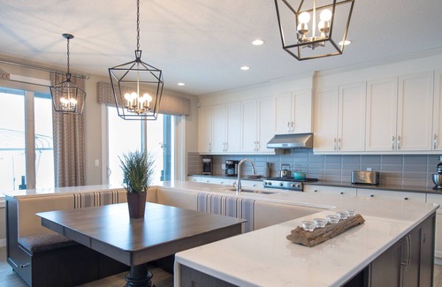 Central Alberta Maison | Lake Front with gorgeous views, close to home!