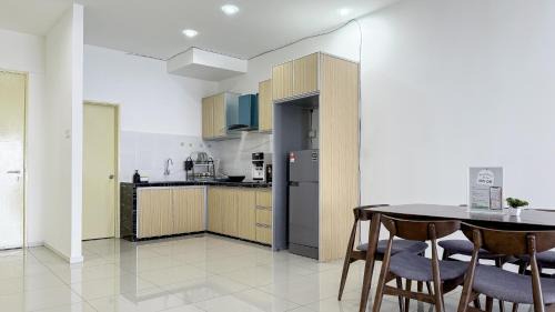 Larut Appartement | Lake Garden View Homestay with Pool and Netflix