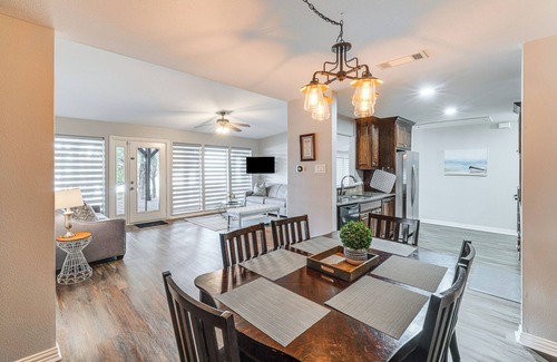 Lakewood Village Maison | Lake Gem: Private Dock & Large Patio in Lewisville