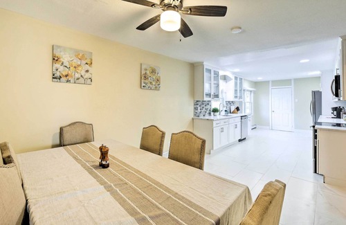 Lake Grove Maison | Lake Grove Getaway ~ 7 Mi to the Beach!