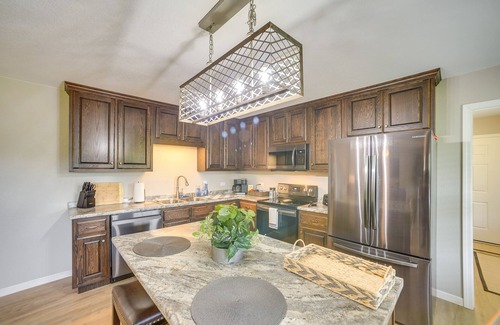 Langston Maison | Lake Guntersville Vacation Rental w/ Fire Pit