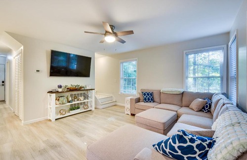 Seneca Maison | Lake Hartwell Retreat with 2-Tier Dock and Boat Slip!