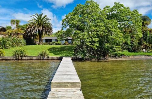 Hamurana Maison | Lake Haven - on the lakefront