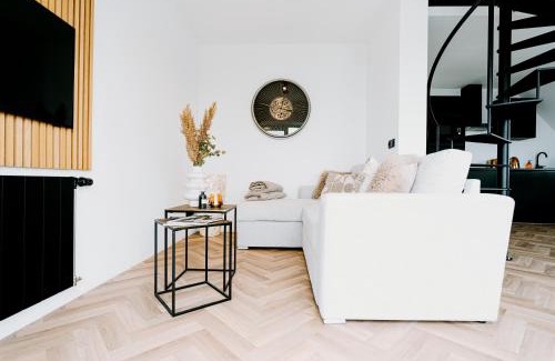 Offingawier Appartement | Lake House 10 - 4 Person Lake view Apartment!