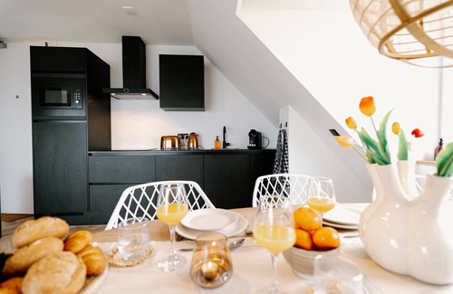 Goingarijp Appartement | Lake House 10, Luxury 4 person Apartment with Lake View. Free parking