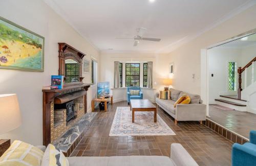 Currimundi Maison | Lake House