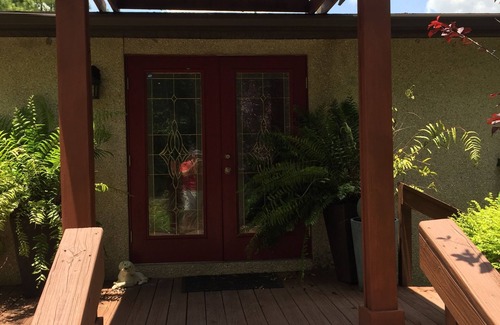 Melrose Maison | Lake House by Idyllic Santa Fe Lake in Melrose FL