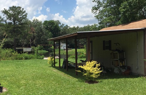 Melrose Maison | Lake House by Idyllic Santa Fe Lake in Melrose FL