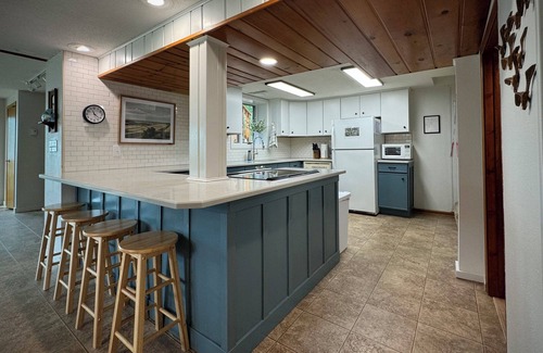 Watertown Maison | Big Lake House on Lake Kampeska - Perfect family getaway!