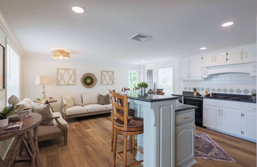 Lake Park Maison | Lake House Pool Home With Dock and Boat Ramp