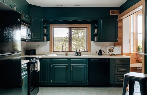 Cortland Maison | Lake House, Sauna, Game Room, Kayak, Paddleboard