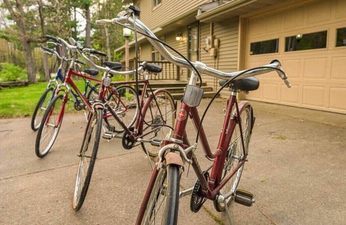 Waupaca Maison | -Lake House Vacation Sleeps 12, Private Dock