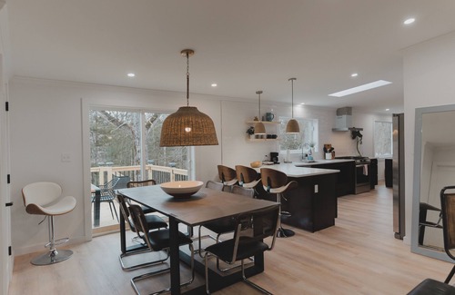 Athens Maison | Lake house with Arcade games near Hudson-Catskills